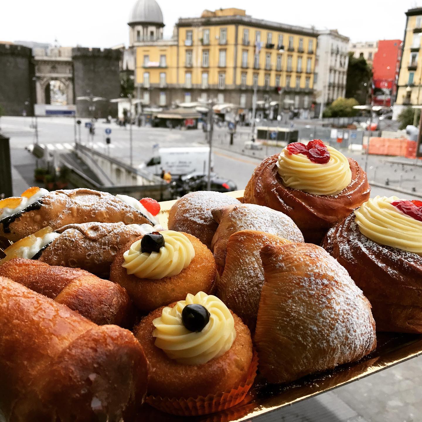 Dolci napoletani da regalare: idee per portare un pezzo di Napoli a chi vuoi bene